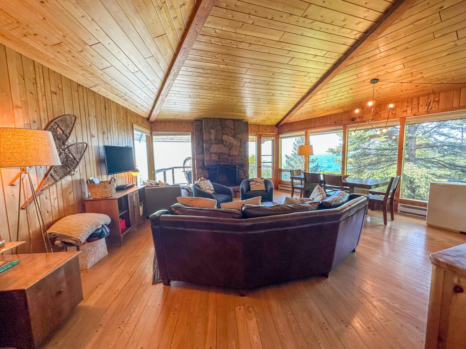 Baileys On The Lake By Cascade Vacation Rentals ラットセン エクステリア 写真
