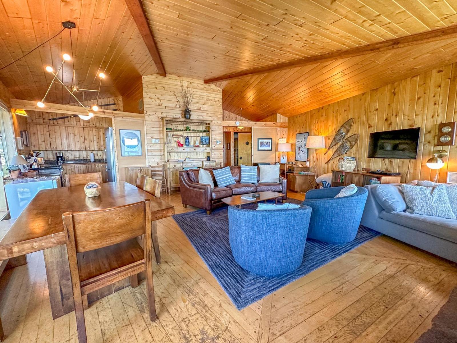 Baileys On The Lake By Cascade Vacation Rentals ラットセン エクステリア 写真