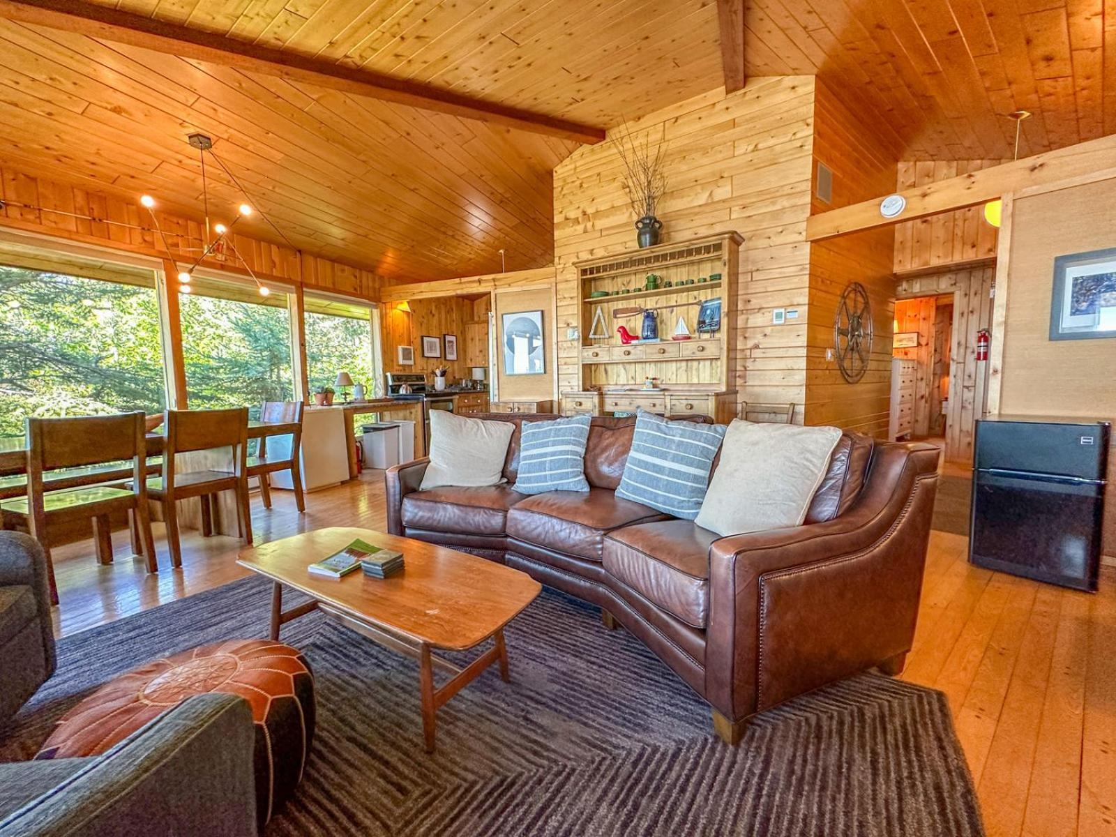Baileys On The Lake By Cascade Vacation Rentals ラットセン エクステリア 写真